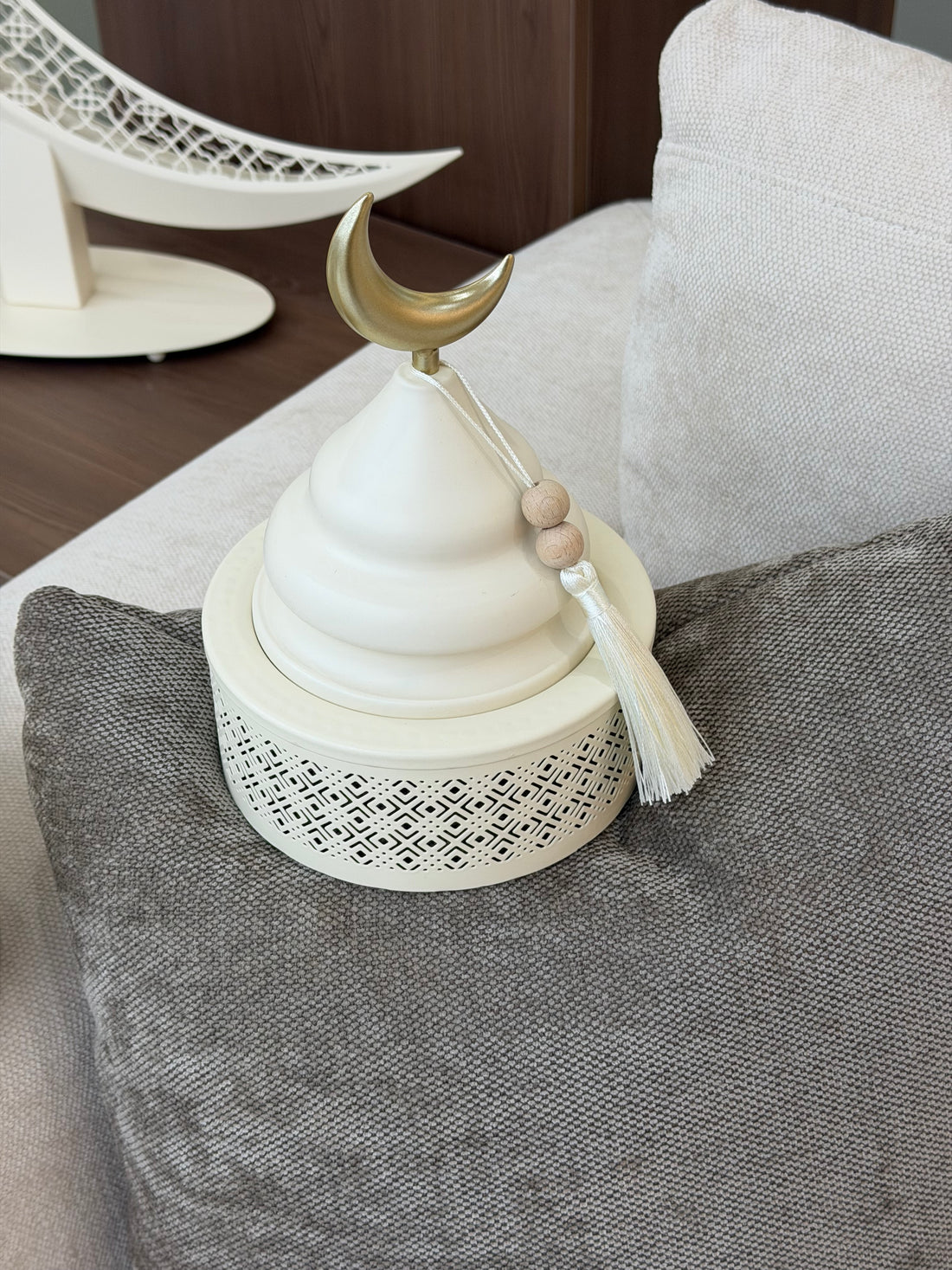 Qamar Al Noor – Small Date & Sweet Bowl