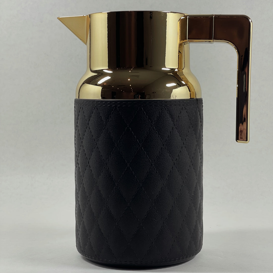 KANZ Mira – Quilted Flask (Black & Gold, 1L)