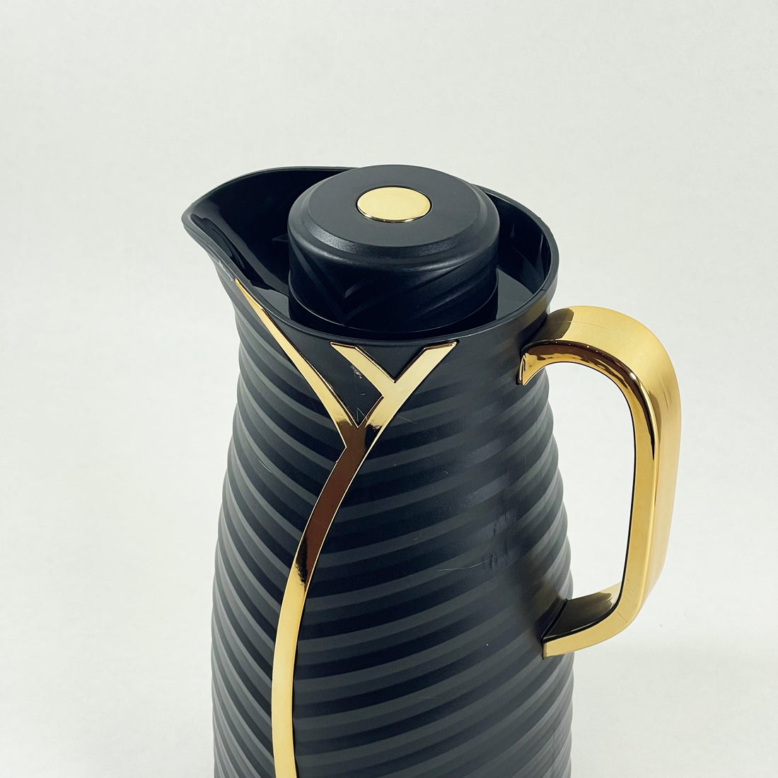 KANZ Serene – Wave Flask (Black & Gold, 1L)