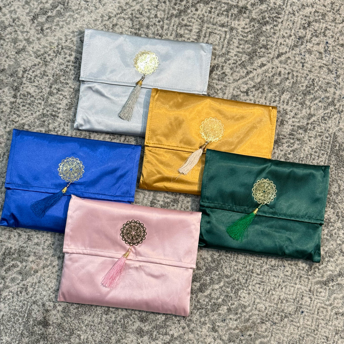 KANZ Luxe Prayer Gift Set – Mat, Tasbih & Satin Pouch (5 Colours)