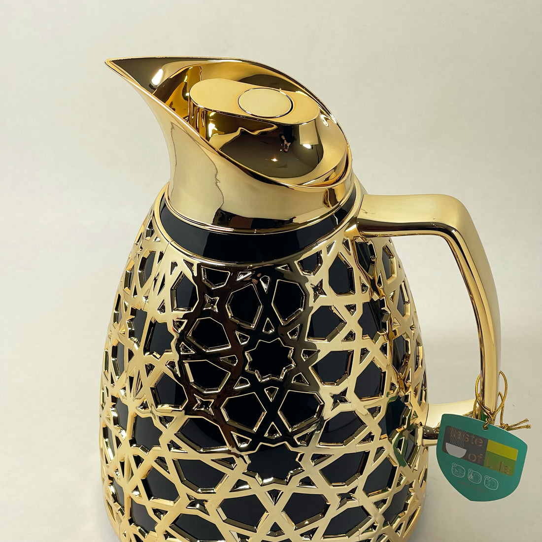 Kanz – Signature Geometric Flask (1L Black & Gold)