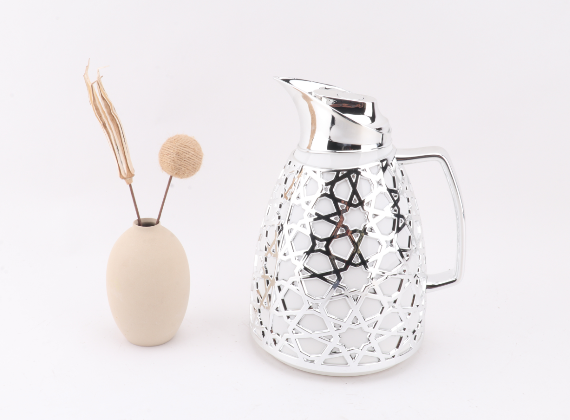 Kanz – Signature Geometric Flask (1L White & Silver)